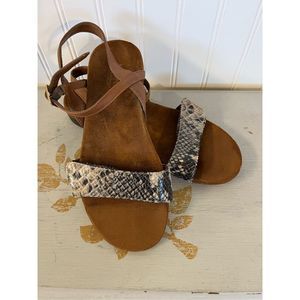 Vionic Sondra snakeskin strap sandal sz. 8